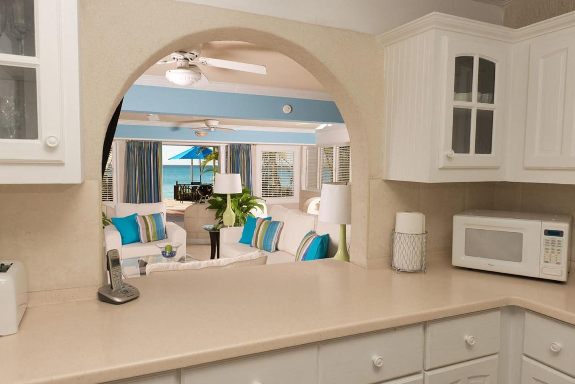 Bora Bora By Blue Sky Luxury Apartment Paynes Bay Room photo