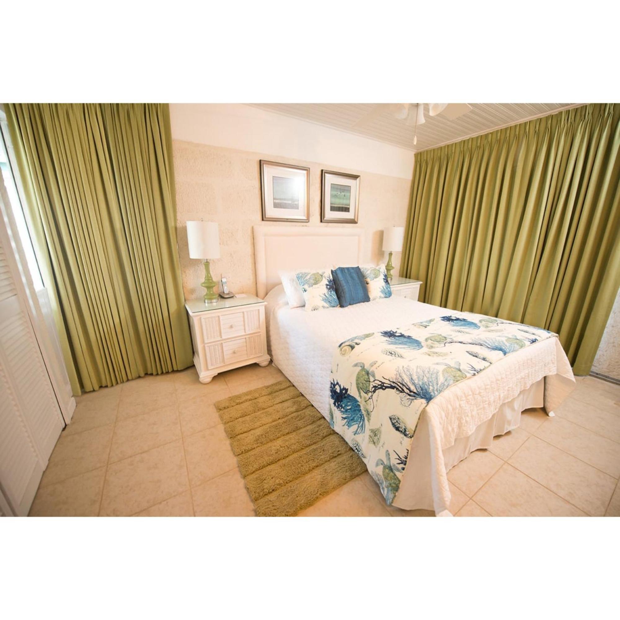 Bora Bora By Blue Sky Luxury Apartment Paynes Bay Room photo